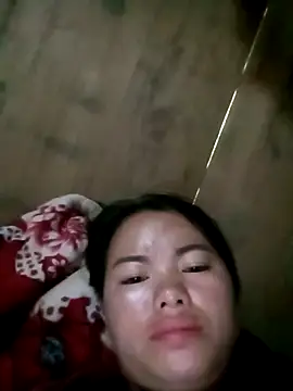 Snapshot of emly-xinh18 chatting on 28, 9, 2025 emly-xinh18 online show from 28, 9, 2025