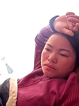 Snapshot of emly-xinh18 chatting on 21, 11, 2025 emly-xinh18 online show from 21, 11, 2025