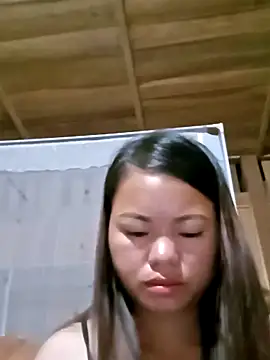 Snapshot of emly-xinh18 chatting on 24, 9, 2025 emly-xinh18 online show from 24, 9, 2025