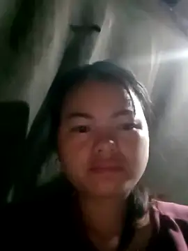 Snapshot of emly-xinh18 chatting on 24, 10, 2025 emly-xinh18 online show from 24, 10, 2025