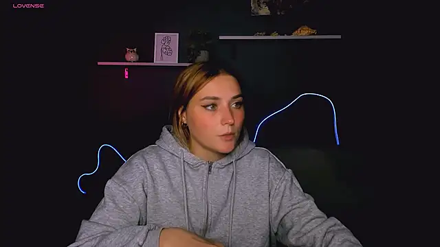 casey meow  online show from 16, 10, 2025