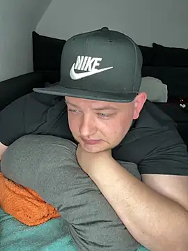 xXLustMolchXx online show from 3, 10, 2025