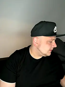 xXLustMolchXx online show from 5, 10, 2025