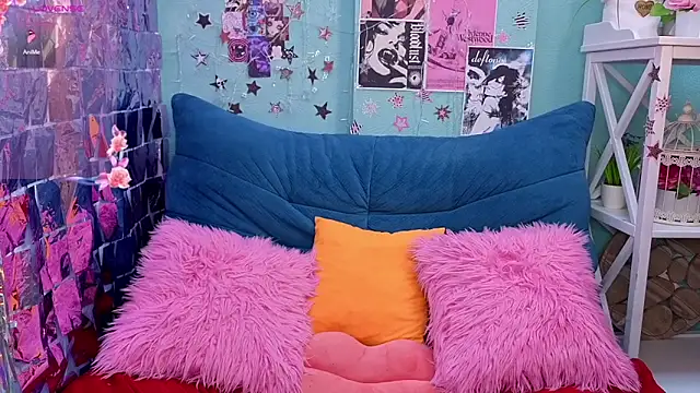 VivienneRo online show from 5, 4, 2026