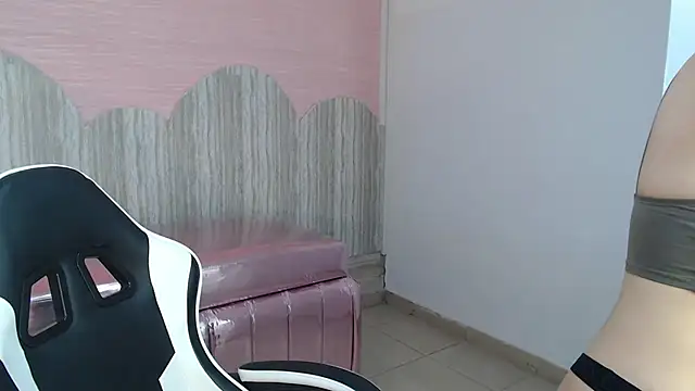 Snapshot of im_anny_t chatting on 2, 10, 2025 im anny t online show from 2, 10, 2025