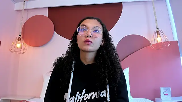 SweetStarr  online show from 25, 9, 2025