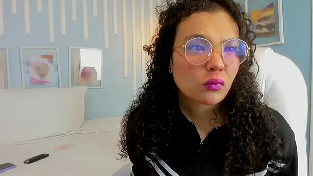 SweetStarr  online show from 2, 10, 2025