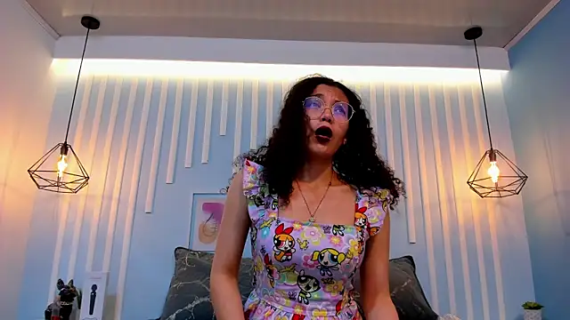 SweetStarr  online show from 3, 11, 2025