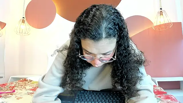 SweetStarr  online show from 30, 9, 2025