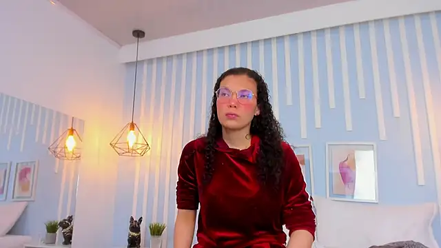 SweetStarr  online show from 5, 10, 2025