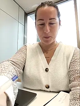 Snapshot of bichota85 chatting on 2, 2, 2026 bichota85 online show from 2, 2, 2026