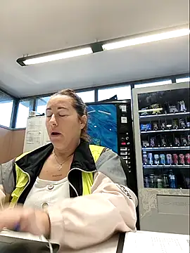 bichota85 online show from 7, 10, 2025