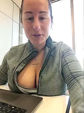 Snapshot of bichota85 chatting on 23, 2, 2026 bichota85 online show from 23, 2, 2026