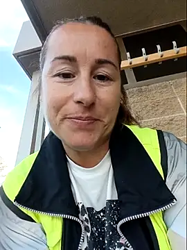 bichota85 online show from 6, 10, 2025