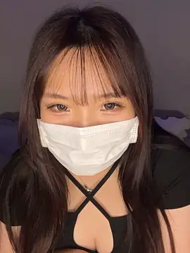 Snapshot of momodayo2525 chatting on 18, 9, 2025 momodayo2525 online show from 18, 9, 2025