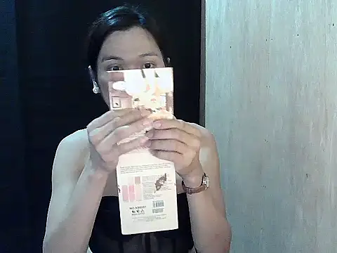 Snapshot of Nikah_loves_u chatting on 13, 11, 2025 Nikah loves u online show from 13, 11, 2025