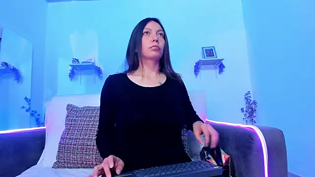 karlaaa   online show from 27, 11, 2025