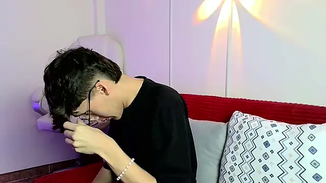 bellmontneon online show from 15, 10, 2025