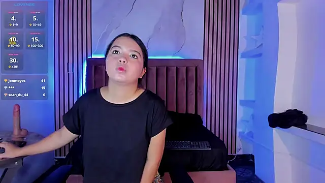 Snapshot of LunaWiill_ chatting on 4, 10, 2025 LunaWiill online show from 4, 10, 2025