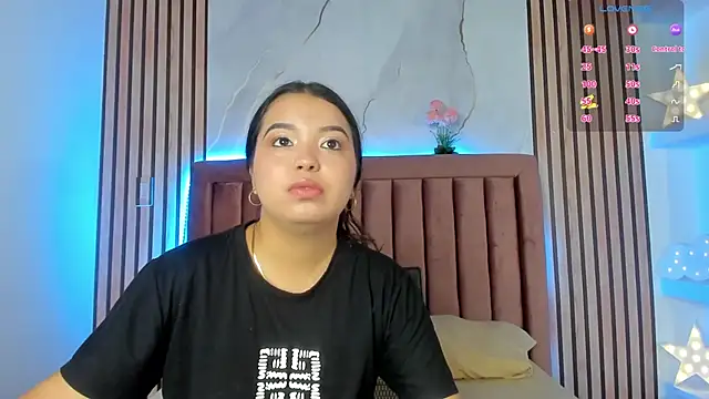 Snapshot of LunaWiill_ chatting on 27, 10, 2025 LunaWiill online show from 27, 10, 2025