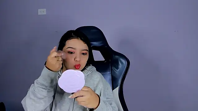 LunaWiill  online show from 5, 12, 2025