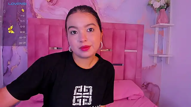 Snapshot of LunaWiill_ chatting on 28, 9, 2025 LunaWiill online show from 28, 9, 2025