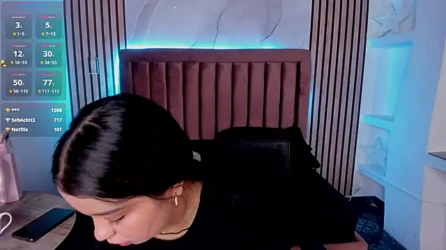 Snapshot of LunaWiill_ chatting on 17, 10, 2025 LunaWiill online show from 17, 10, 2025