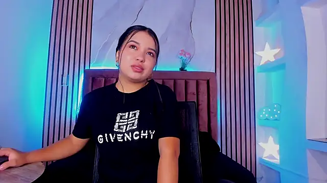 Snapshot of LunaWiill_ chatting on 23, 10, 2025 LunaWiill online show from 23, 10, 2025