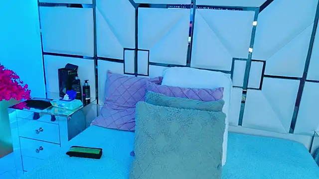 SabrinnaTaylor online show from 22, 12, 2025