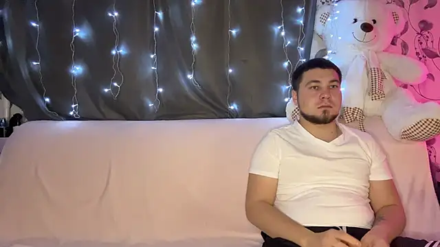 Snapshot of coupleinspire chatting on 4, 12, 2025 coupleinspire online show from 4, 12, 2025