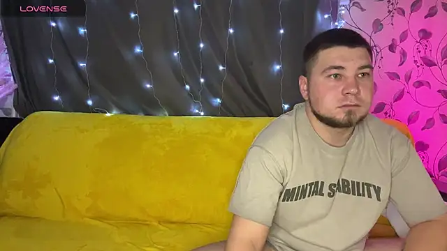 Snapshot of coupleinspire chatting on 19, 12, 2025 coupleinspire online show from 19, 12, 2025