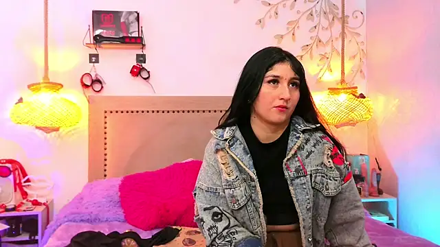 Daphnee-x online show from 13, 10, 2025