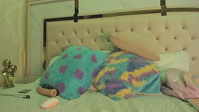 mia vy online show from 14, 1, 2026