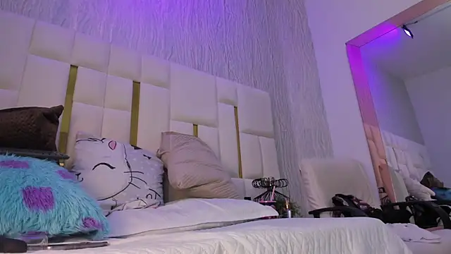 Snapshot of mia_vy chatting on 9, 5, 2026 mia vy online show from 9, 5, 2026