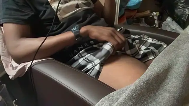 Snapshot of TallDickguy00 chatting on 5, 10, 2025 TallDickguy00 online show from 5, 10, 2025