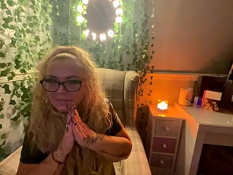 BonnyDesire online show from 13, 11, 2025