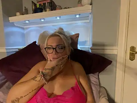 BonnyDesire online show from 18, 11, 2025