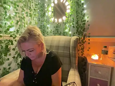 BonnyDesire online show from 10, 11, 2025