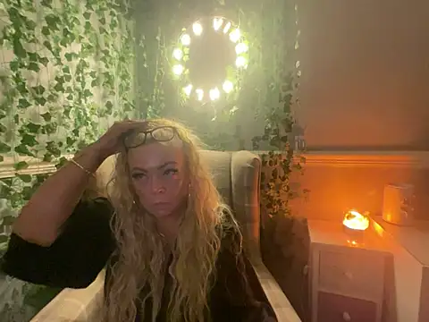 BonnyDesire online show from 1, 10, 2025