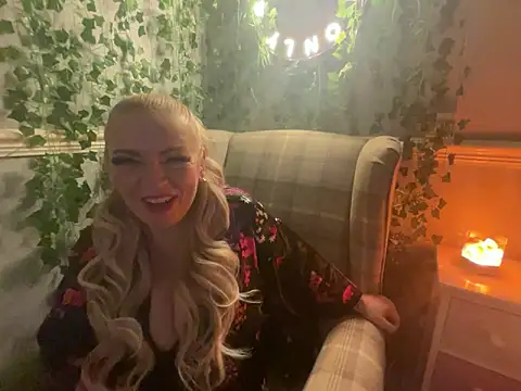 BonnyDesire online show from 6, 11, 2025