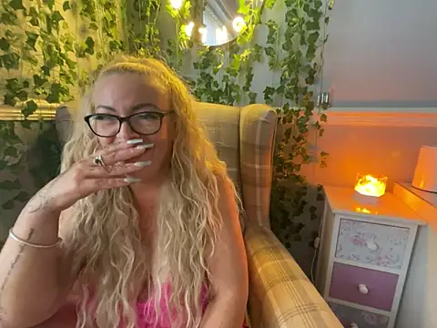 BonnyDesire online show from 3, 10, 2025