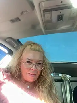 BonnyDesire online show from 24, 4, 2026