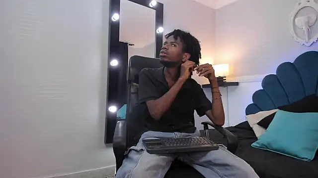 Snapshot of AllexJacob chatting on 2, 10, 2025 AllexJacob online show from 2, 10, 2025