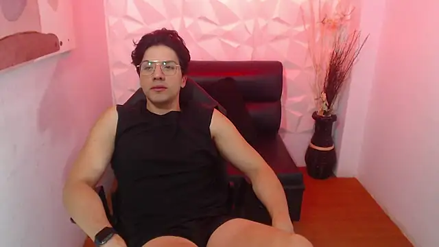 Snapshot of Titan_spanic chatting on 19, 9, 2025 Titan spanic online show from 19, 9, 2025