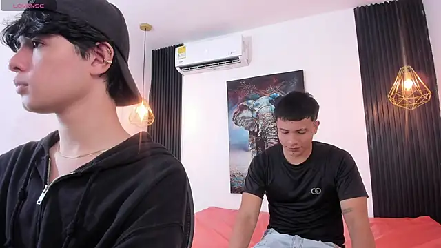 Snapshot of Hot_Threesomee chatting on 24, 9, 2025 Hot Threesomee online show from 24, 9, 2025