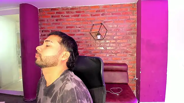 Snapshot of Hot_Threesomee chatting on 27, 9, 2025 Hot Threesomee online show from 27, 9, 2025