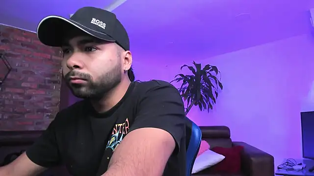 Snapshot of Hot_Threesomee chatting on 8, 10, 2025 Hot Threesomee online show from 8, 10, 2025