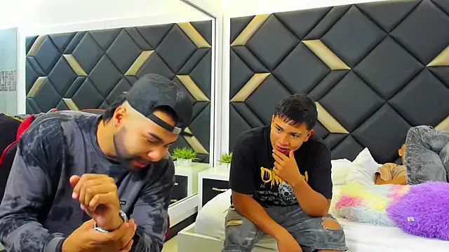 Snapshot of Hot_Threesomee chatting on 28, 11, 2025 Hot Threesomee online show from 28, 11, 2025