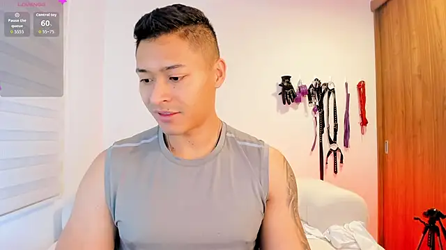 Snapshot of abu_dhabi_21 chatting on 3, 10, 2025 abu dhabi 21 online show from 3, 10, 2025