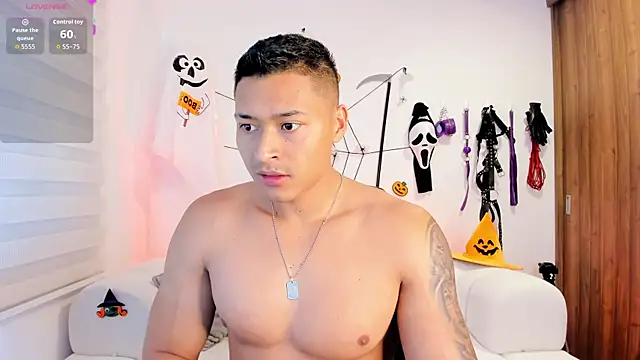 Snapshot of abu_dhabi_21 chatting on 18, 10, 2025 abu dhabi 21 online show from 18, 10, 2025